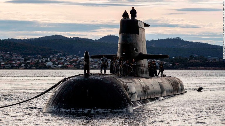 オーストラリア海軍の潜水艦「ＨＭＡＳシーアン」。ホバートに停泊中の様子＝４月１日/Handout/LSIS Leo Baumgartner/Australian Defence Force/Getty Images