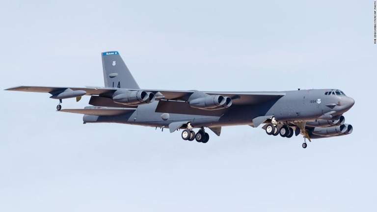 米軍のＢ―５２Ｈ戦略爆撃機/Rob Edgcumbe/STKRF/AP Photo