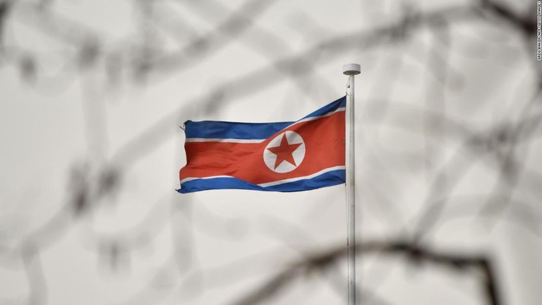 韓国軍によると、北朝鮮が日本海に向けて飛翔体１発を発射した/GREG BAKER/AFP/Getty Images