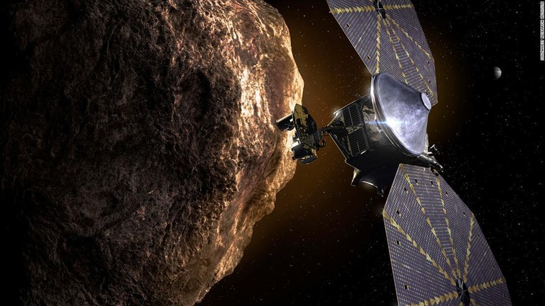 木星トロヤ群小惑星の調査に向け、探査機「ルーシー」が打ち上げ準備を進めている/Southwest Research Institute