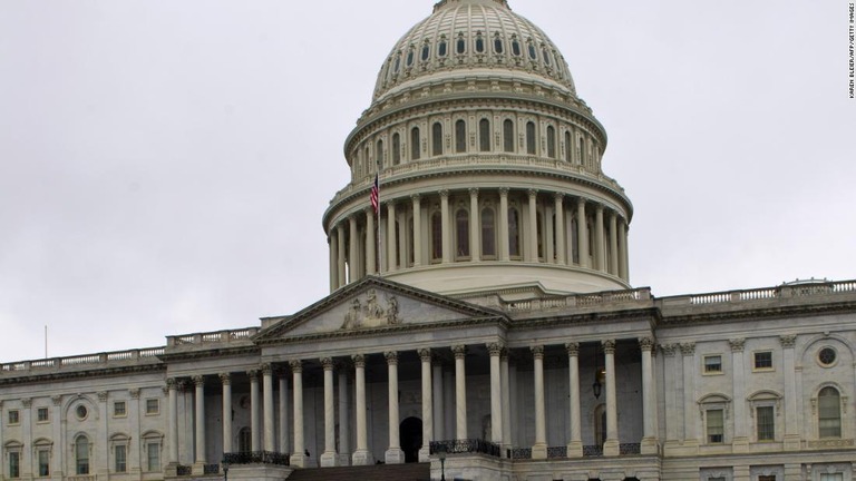 議会下院で債務上限の適用停止法案が可決された/KAREN BLEIER/AFP/Getty Images