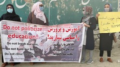 タリバンに抵抗して職場へ、学校へ　カブールの女性たち