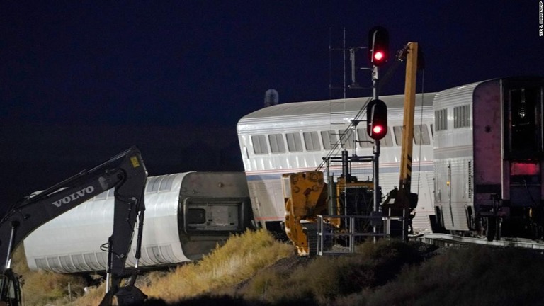 全米鉄道旅客公社（アムトラック）の列車が脱線した事故では３人が死亡したほか、７人が負傷した/Ted S. Warren/AP