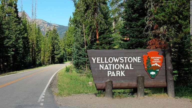 211008100118-yellowstone-national-park-file-super-169.jpg