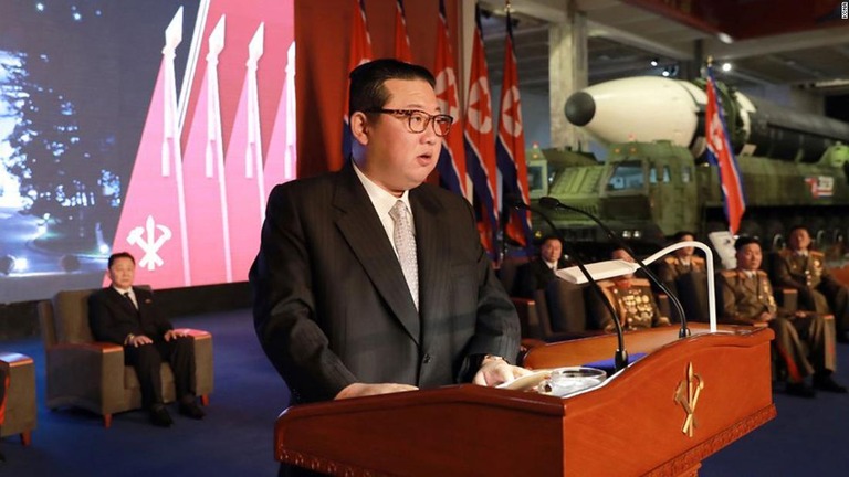北朝鮮の金正恩総書記は、国防発展展覧会で演説し、米国の「敵対」姿勢を非難した/KCNA