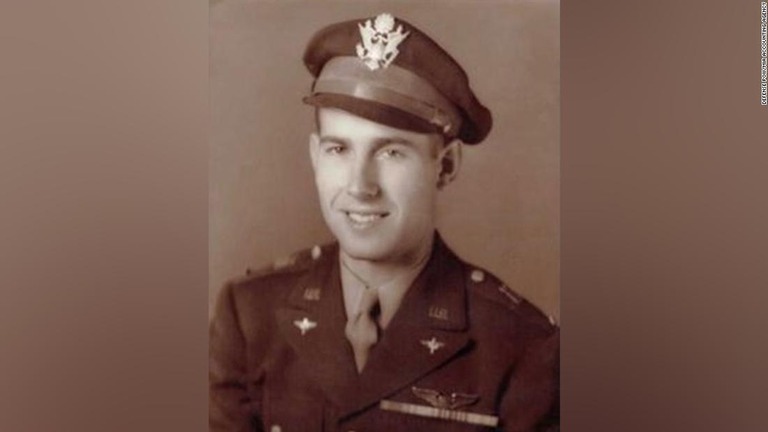 死後７６年を経て故郷に埋葬された米陸軍航空軍のアーネスト・ビエノー少尉/Defense POW/MIA Accounting Agency