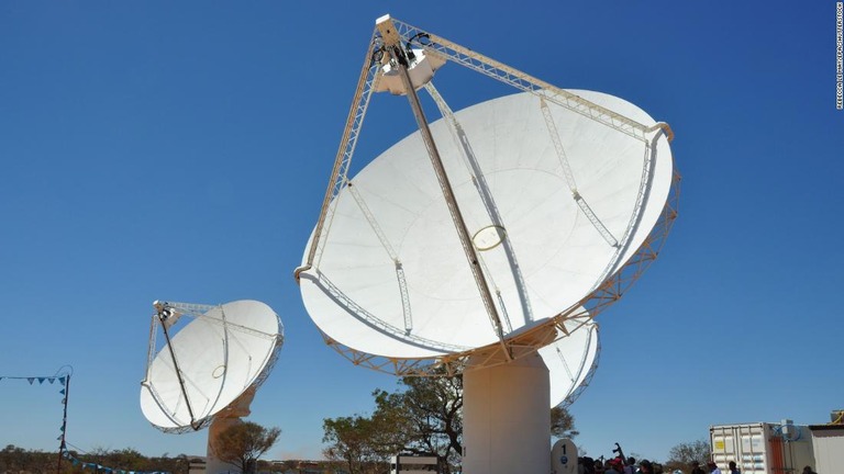 豪州西オーストラリア州のマーチソン電波天文台にある電波望遠鏡ＡＳＫＡＰ＝２０１２年１０月５日/Rebecca Le May/EPA/Shutterstock