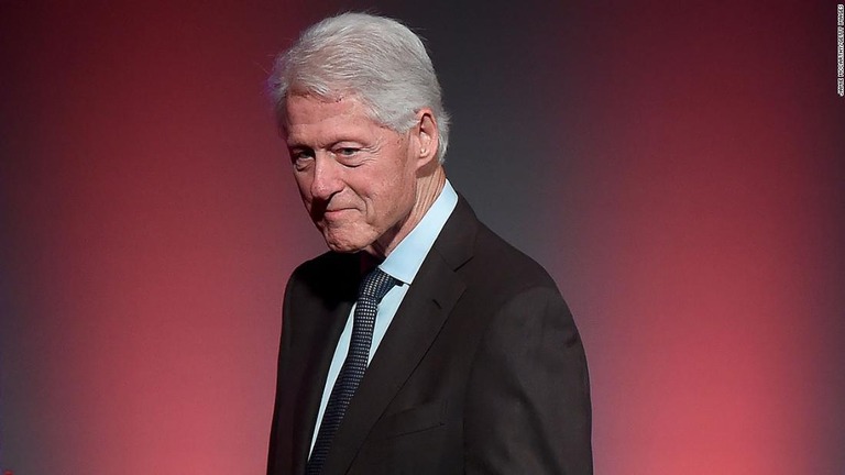 ビル・クリントン元大統領が集中治療室（ＩＣＵ）で治療中であることが分かった/Jamie McCarthy/Getty Images 