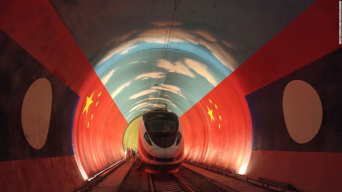 中国とラオスの国境となるトンネル内＝１５日/Chine Nouvelle/SIPA/Shutterstock