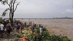 インドとネパールで洪水や地滑り発生、１５０人死亡