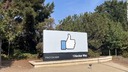 フェイスブック、社名変更を検討か　米メディア報道