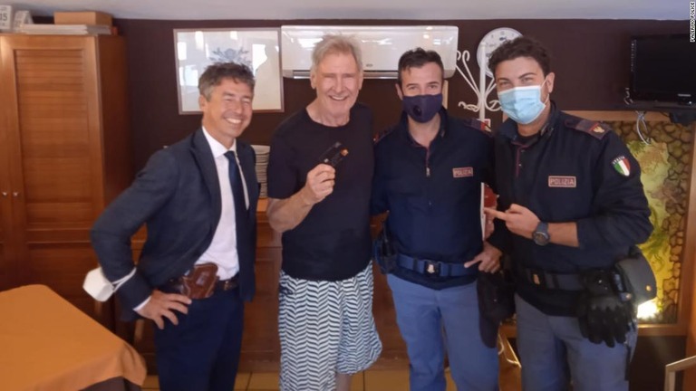 ハリソン・フォードさん（左から２番目）/Palermo Police