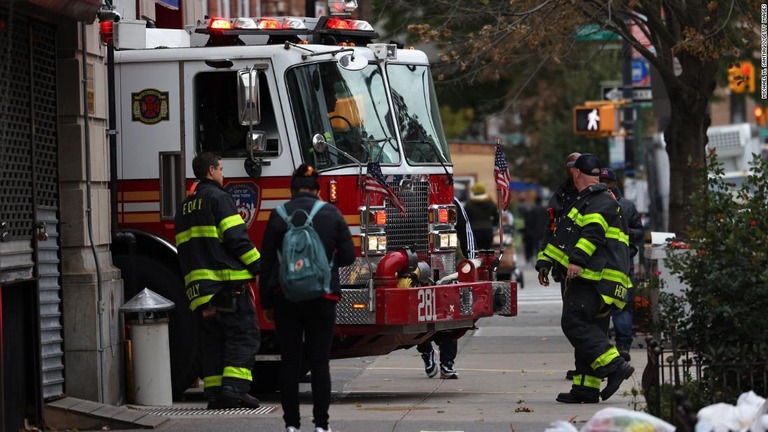 接種義務発効のＮＹ市で、消防士２３００人が「病欠」の連絡を入れた/Michael M. Santiago/Getty Images 