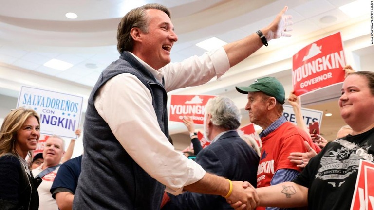 バージニア州知事選で勝利した共和党のグレン・ヤンキン氏/Anna Moneymaker/Getty Images