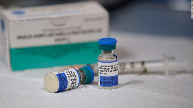 世界で２２００万人以上の乳児がはしか（麻疹）ワクチンの初回接種を受けていないことがわかった/George Frey/Getty Images
