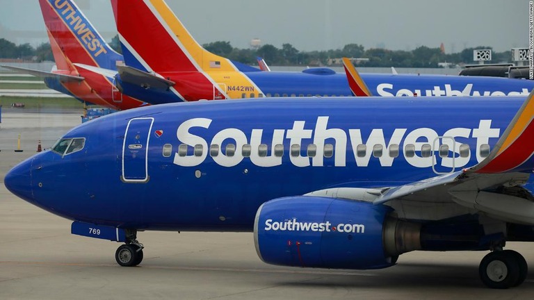 米サウスウエスト航空の旅客機/Luke Sharrett/Bloomberg/Getty Images