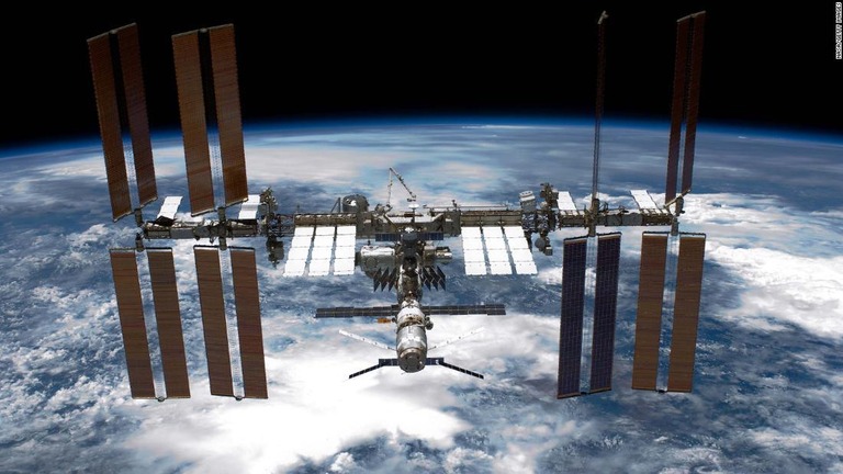 国際宇宙ステーションの乗組員は避難を強いられた/NASA/Getty Images