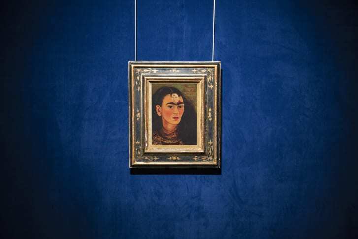 自画像はフリーダ・カーロが死去する5年前の1949年に描かれた/Sotheby's