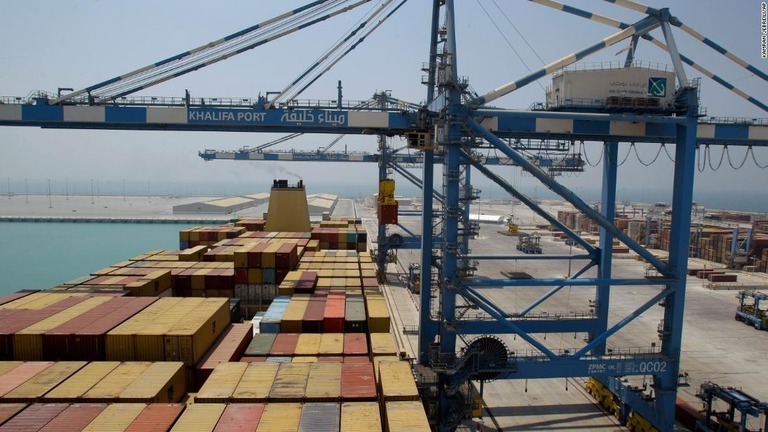 米当局は、中国がアラブ首長国連邦（ＵＡＥ）の港湾内で進めている軍事用ともされる施設の建設について注視している/Kamran Jebreili/AP