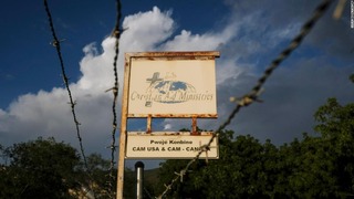 誘拐された宣教師らが所属する米キリスト教支援団体の看板＝ハイチ