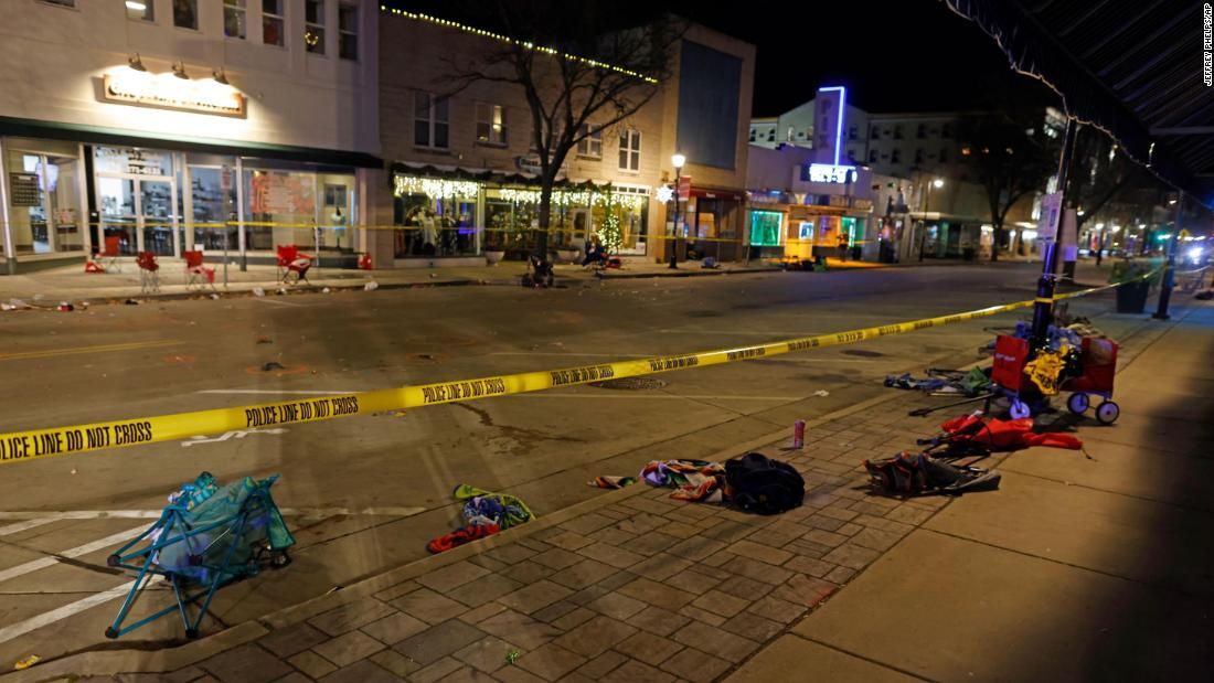 立ち入りを規制するテープが張られた現場=21日/Jeffrey Phelps/AP