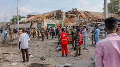 ソマリア首都の学校付近で爆弾爆発、市民８人死亡　子ども１３人含む１７人負傷