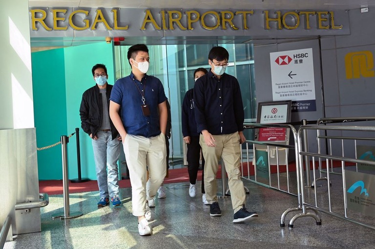 香港で変異株「オミクロン株」の２人目の感染が判明した/Peter Parks/AFP/Getty Images