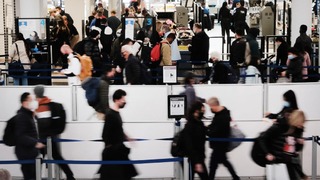 米ＣＤＣが、国内の主要４空港でオミクロン株の監視態勢を強化すると発表
