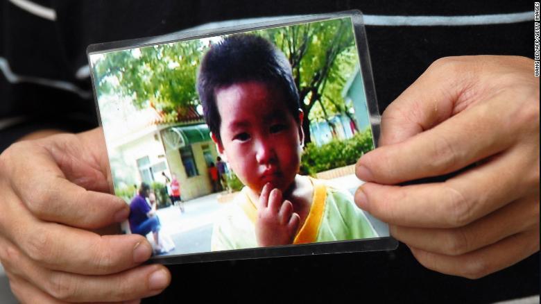 誘拐された当時４歳だった孫卓さん/Wang Lei/AFP/Getty Images