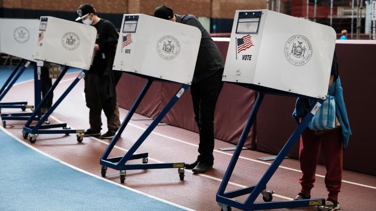 米ニューヨーク市で合法的な在住者が自治体選挙に投票できる法案が可決する見込み/Spencer Platt/Getty Images