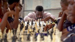 アフリカ、若きチェス指導者たちの情熱　次代のグランドマスター育てる
