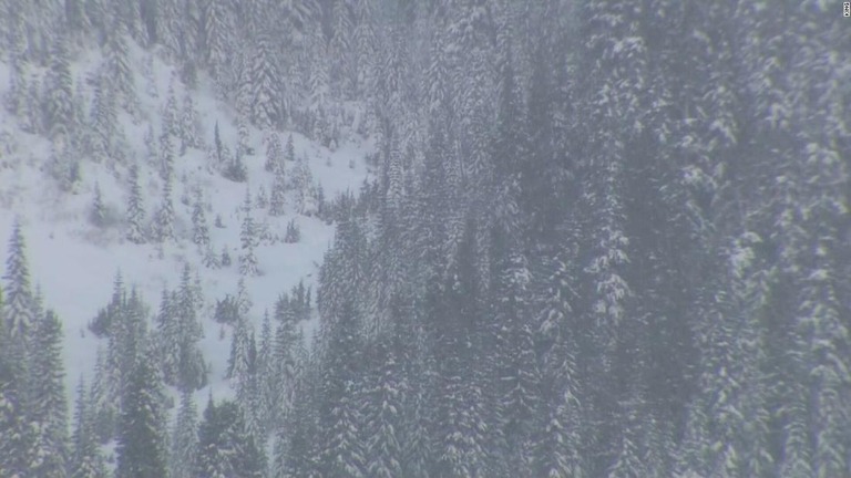 高い場所に移動したスキーヤーが今回の雪崩を引き起こしたという/KING