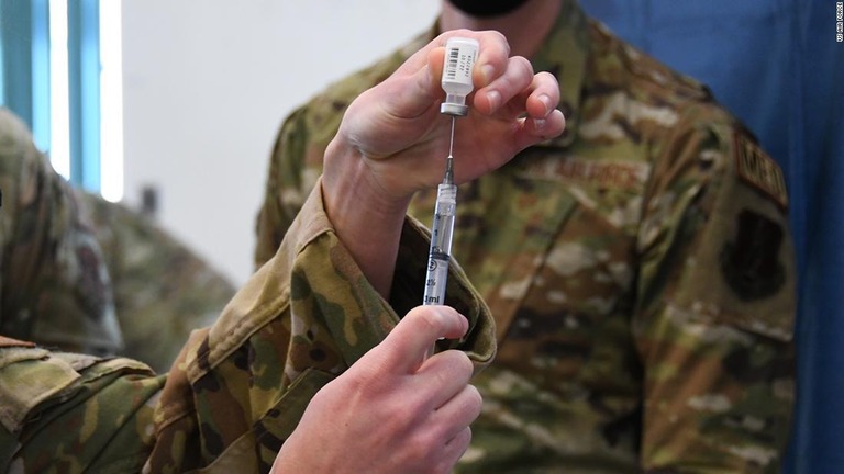 新型コロナのワクチン接種を始める第１０９空輸航空団＝３月１０日/US Air Force