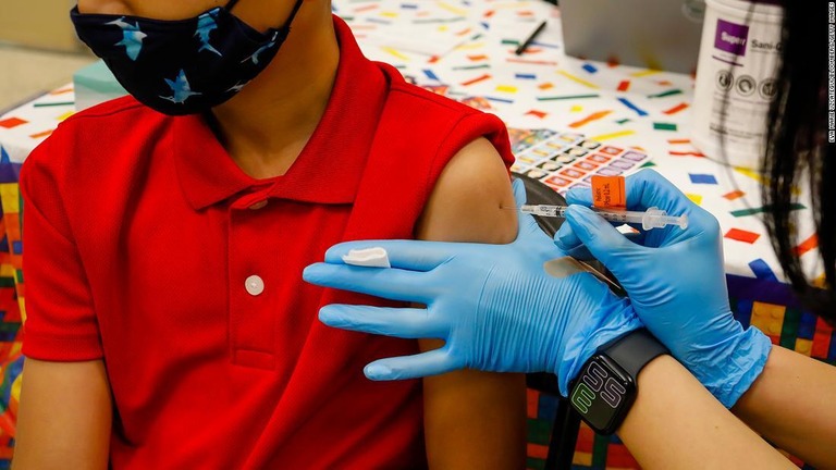 米国で新型コロナウイルス感染症にかかる子どもの人数が再び増えている/Eva Marie Uzcategui/Bloomberg/Getty Images