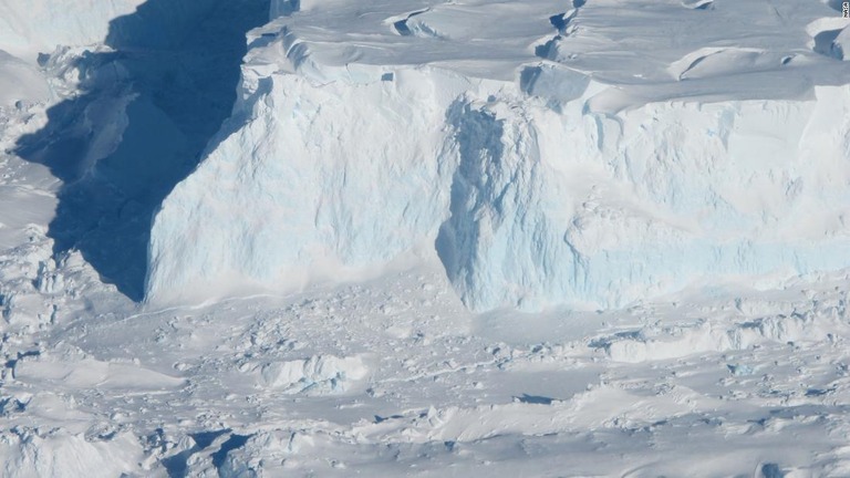 南極大陸西岸の棚氷が５年以内に崩壊する可能性があることがわかった/NASA