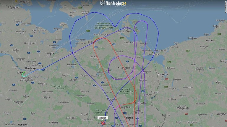 最後のＡ３８０によるテスト飛行の航跡をなぞるとハートマークが浮かび上がった/FlightRadar24