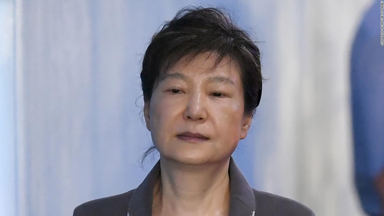 韓国が服役中の朴槿恵前大統領を赦免すると発表した/Jung Yeon-Je/AFP/Getty Images