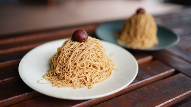 チェーン店「生搾りモンブラン」は、搾りたての栗のバーミセリ(細い麺)をトッピングして提供/IMM Food Services Inc