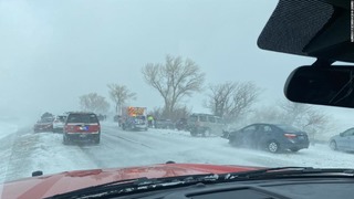米ネバダ州北西部で車２０台が絡む衝突事故が発生した。運転手らによれば、雪で視界がゼロになる「ホワイトアウト」状態だった