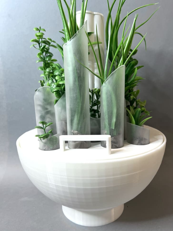 1台で堆肥製造機と植物栽培機の役割を同時にこなす「ウェストロジー」。屋内用に設計されている/courtesy Global Grad Show