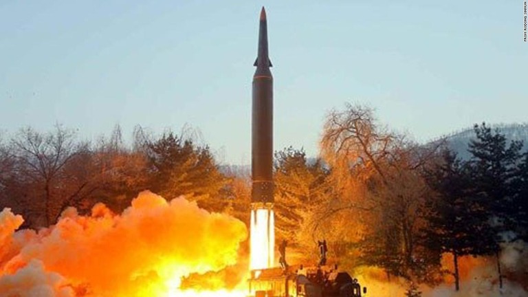 北朝鮮の労働新聞が公開した画像。５日に行われた極超音速ミサイルの実験とみられる/From Rodong Sinmun