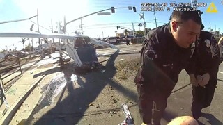米カリフォルニア州ロサンゼルス近郊で７日午後に起きた事故。警官のボディーカメラが一部始終をとらえていた