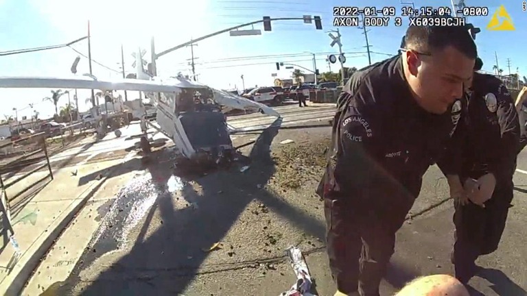 220110111352-video-thumbnail-lapd-pilot-rescue-super-169.jpg