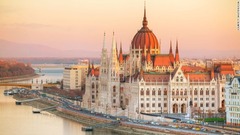 スコア１８３の８位はハンガリーとポーランド。写真は前者の首都ブダペスト