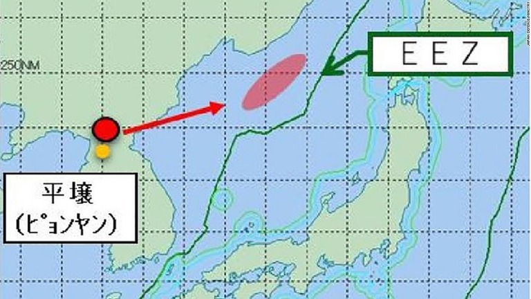 発射体の飛行経路を示した地図。北朝鮮国営メディアは極超音速ミサイル実験に成功したと発表した/Japan Defense Ministry