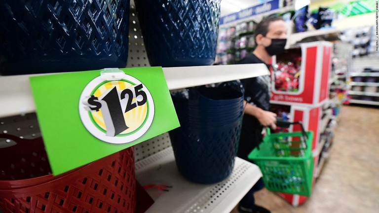 １．２５ドルの値札が貼られたダラーツリーの店内＝１２月１０日、米カリフォルニア州アルハンブラの店舗/Frederic J. Brown/AFP/Getty Images