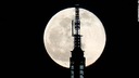夜空を照らす「ウルフムーン」、今夜観測　１年で最初の満月