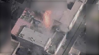米軍がカブールの民間人１０人を殺害した昨年８月のドローン空爆の映像を公開した