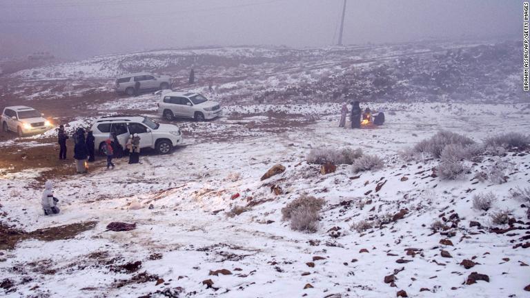 １月１７日にはタブークやその周辺で降雪があった/Ibrahim Assiri/AFP/Getty Images