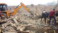 「巨大な爆発」で１７人死亡、ガーナの町に大きな被害　爆発物積んだ車と二輪車衝突